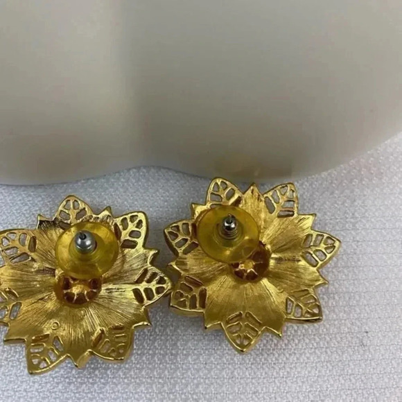 1992 Vintage Avon Festive Sparkle Stud Flower Earrings - Picture 3 of 7